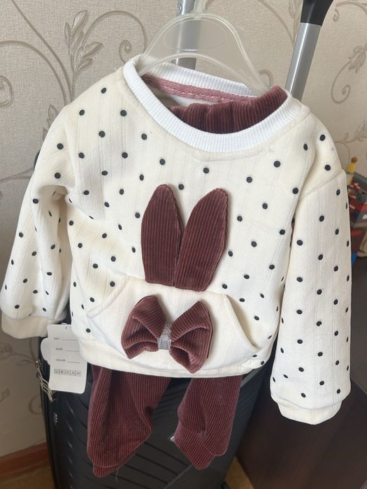 Продам костюмчик на флисе для девочки