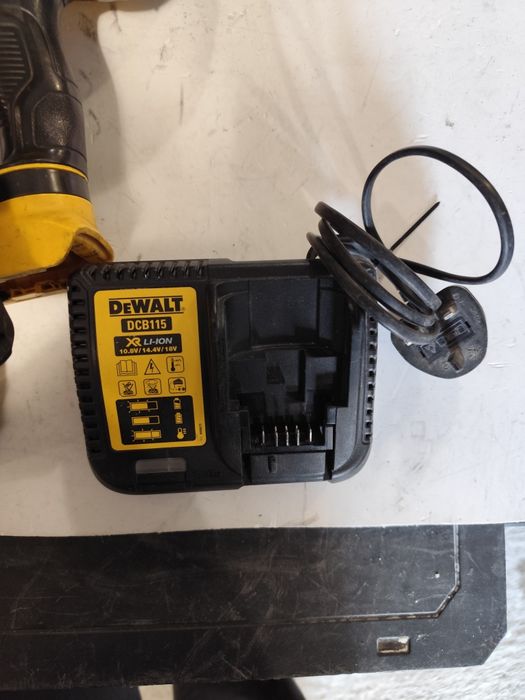 Акумулаторен такер за пирони Девалт комплект DeWALT DCN692 18V
