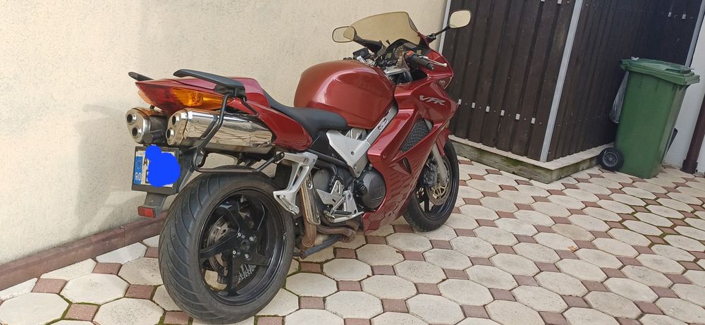 Honda VFR800 v-tech