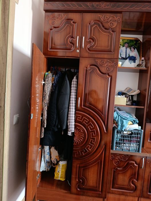 Katta o‘yma naqshli klassik mebel shkaf zo‘r holatda sotiladi arzon!!!