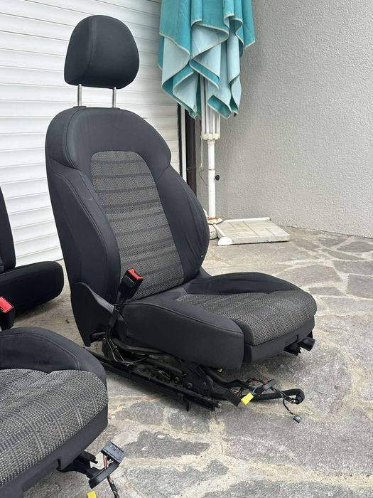 Спортни седалки за автомобил