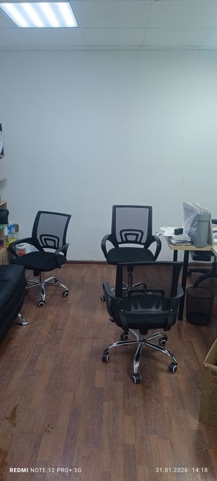 Офисная мебель в хорошем состоянии