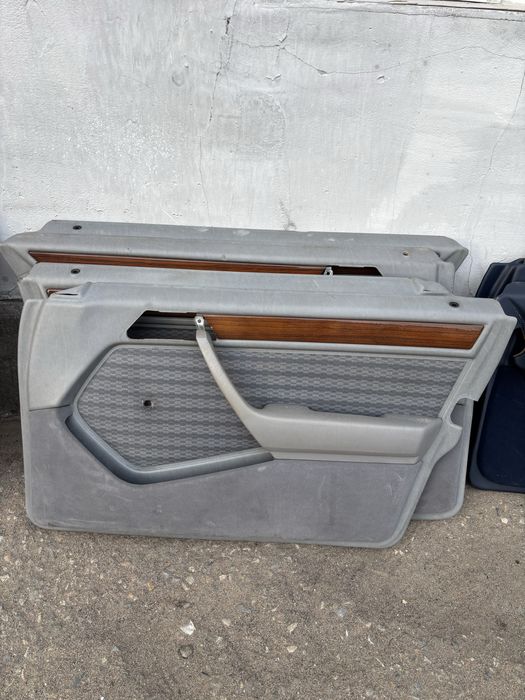 Мерседес 124 Дверные карты обшивки