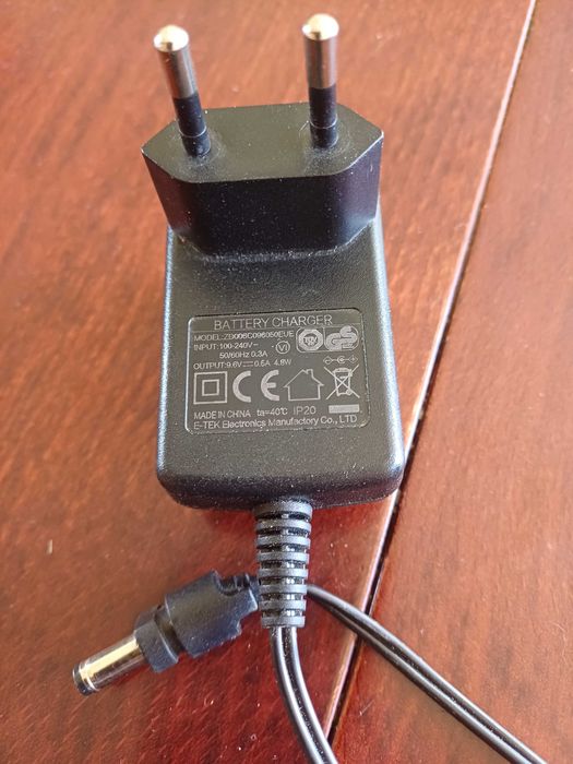 Зарядно 9.6v  0.5A  4.8w