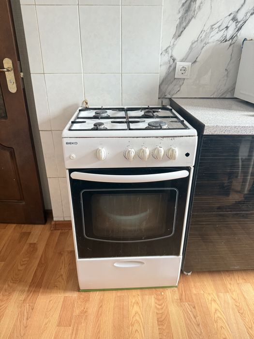 Кухонный гарнитур, кухня с плитой