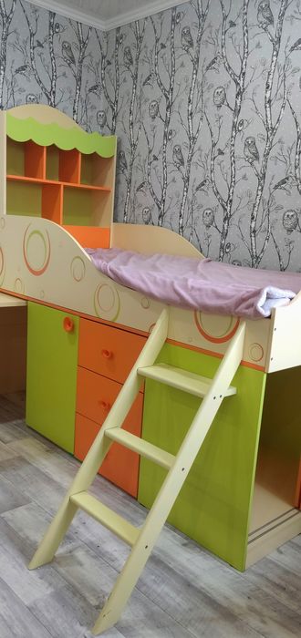 Продам комплект мебели