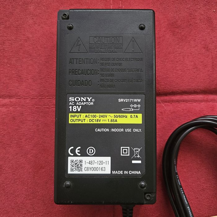 Ново оригинално зарядно / захранване за лаптоп Sony Сони адаптер 240V