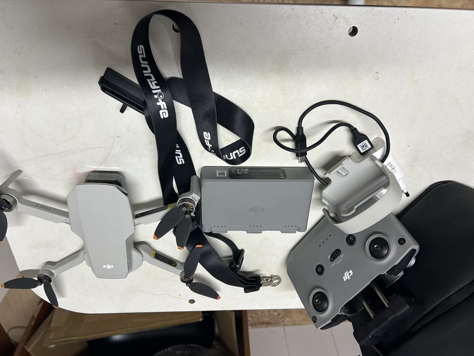 Продам дрон dji mini 2 fly more combo (квадрокоптер)