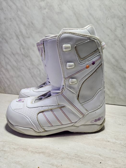 Boots 115 buti placa snowboard   5150 mărimea 39  (25   cm) .