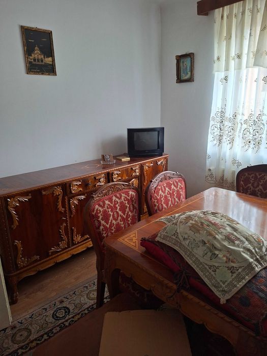 vand casa zona foarte centrala