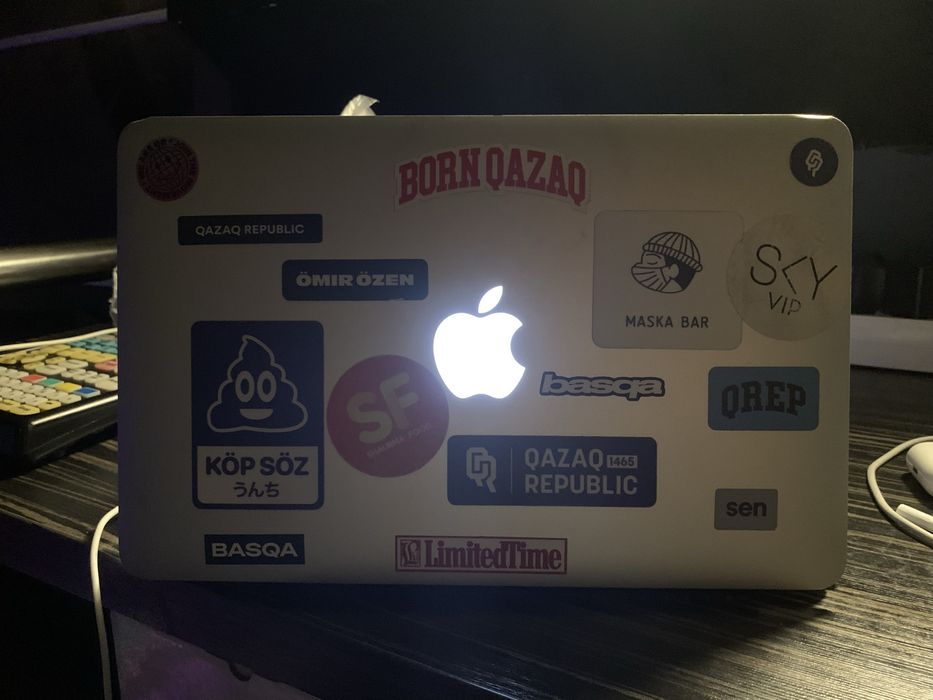 Продам срочно Macbook