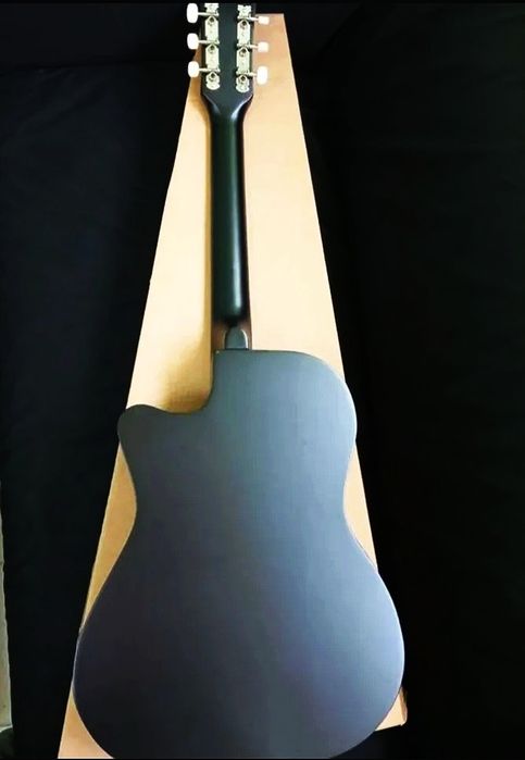 Gitara akustika super brand  Mega Skidka