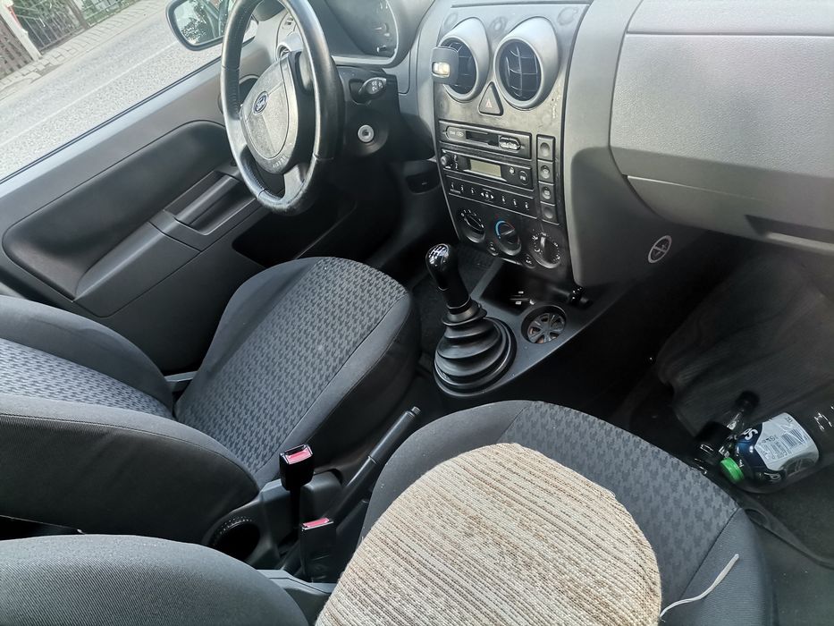 Ford Fusion 2004 benzină 1,4 înmatriculat ro, itp,asigurare,rovinieta, toate pana la sfârșitul anului 2026
