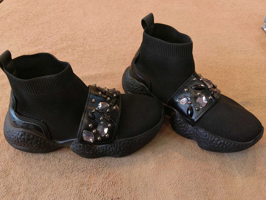 Дамски обувки с камъни