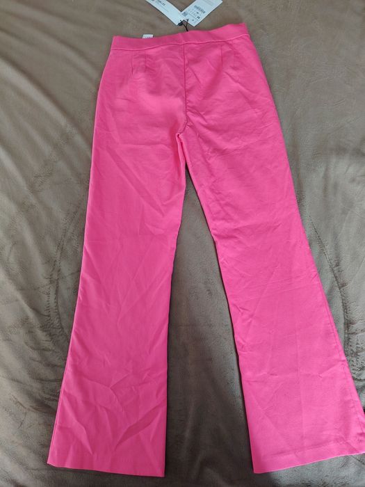 Pantaloni ZARA noi cu etichetă mărimea M – Roz Fuchsia, model evazat / flare
