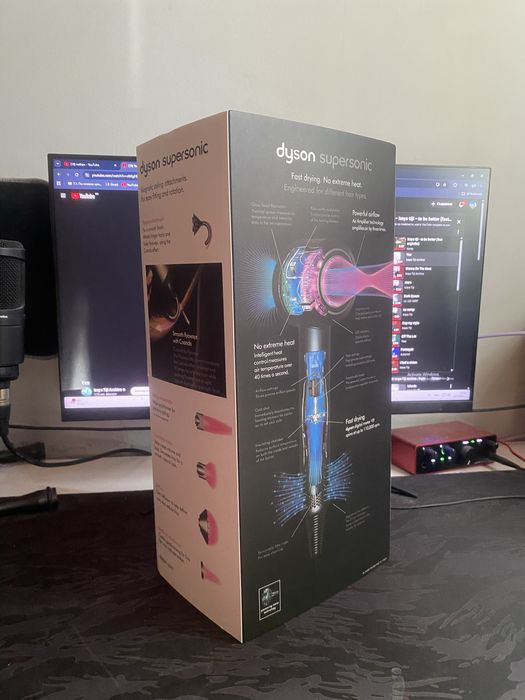 *НОВ* Сешоар Dyson Supersonic HD08 Iron/Fuchsia