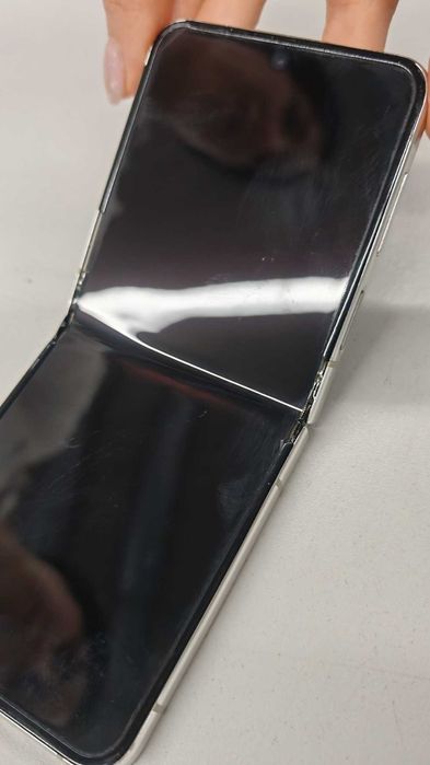 Мобилен телефон Samsung Galaxy Z Flip 5 бял