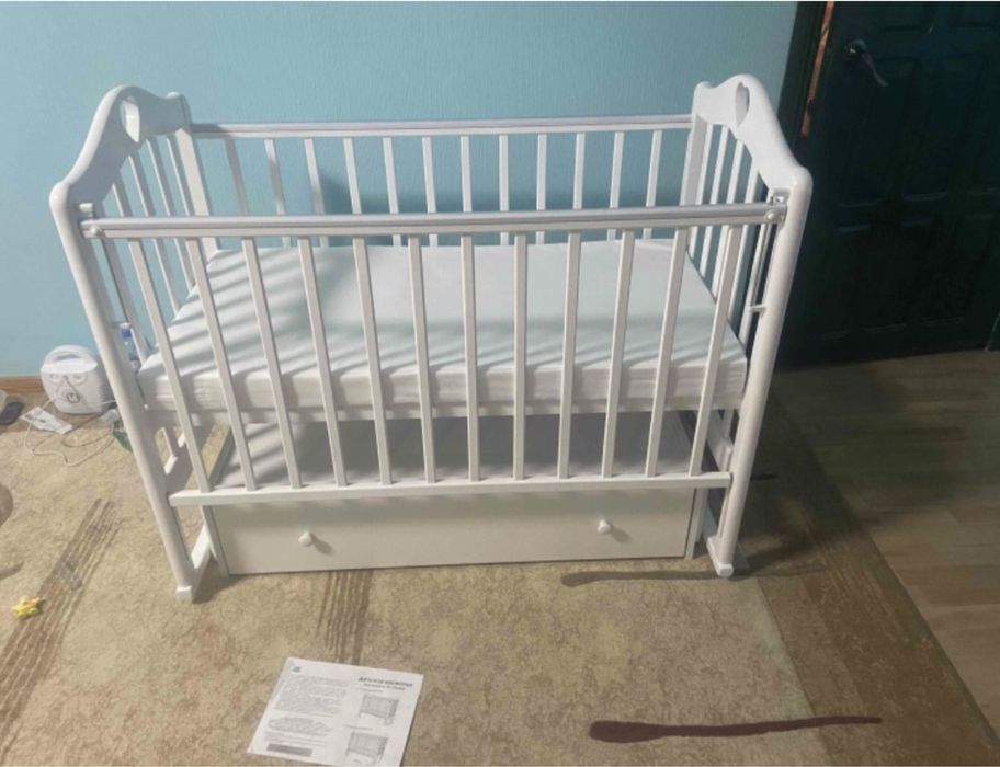 Кроватка для новорожденных