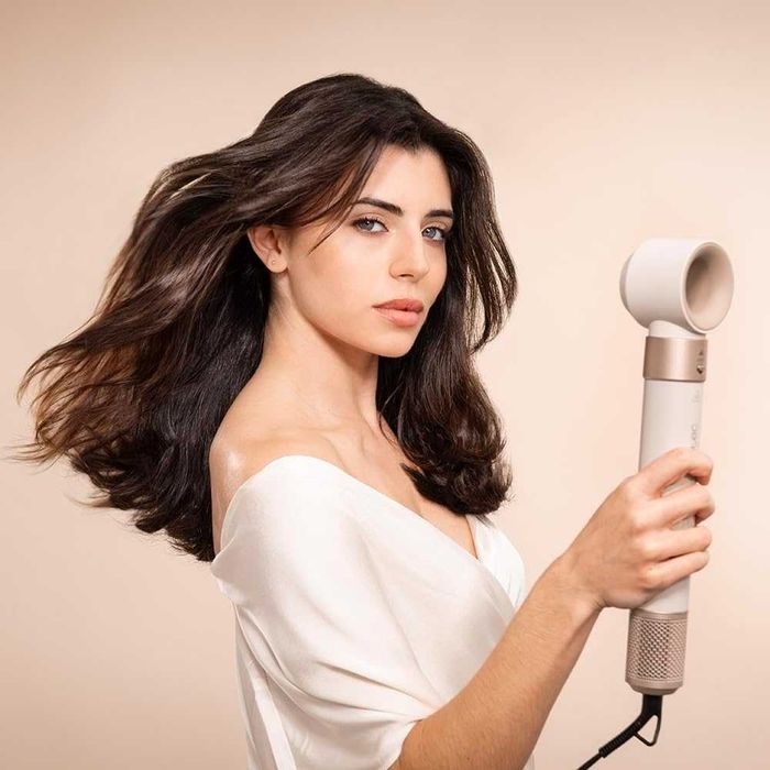Мултифункционален уред за коса Cecotec CeramicCare AirGlam Champagne 1400W висок клас с Coanda технология, мощен мотор и цели 8 приставки за оформяне