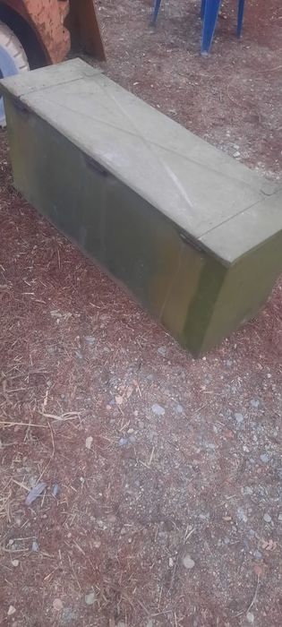 Ящик металический.