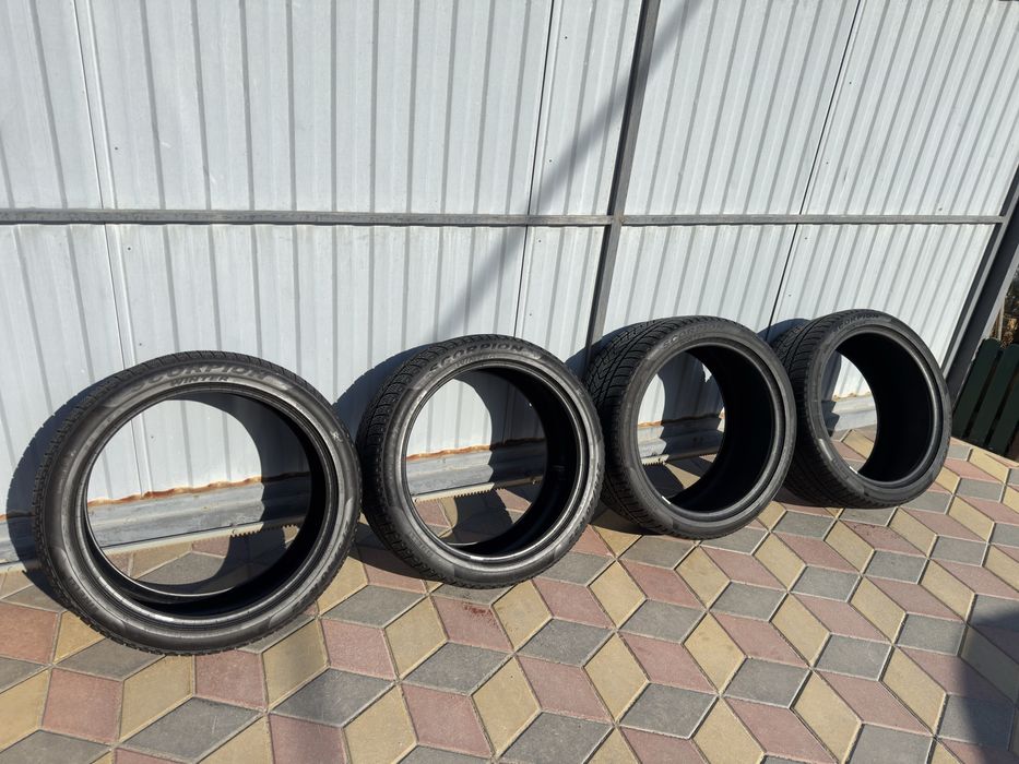 Pirelli scorpion winter r22