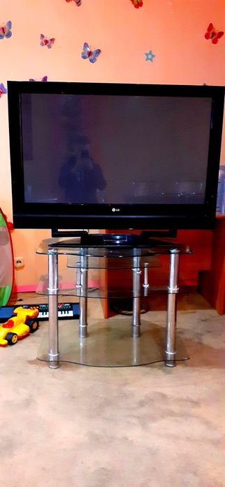 Продам  телевизор  с тумбой