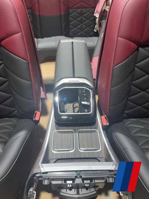 Interior Seria 7 G70