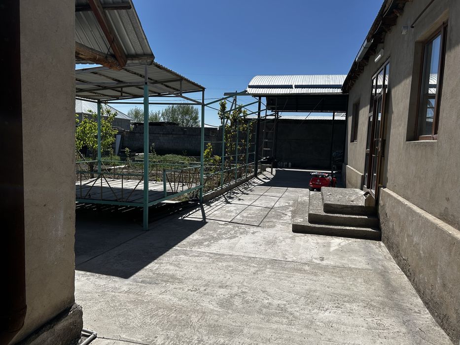 Продается дом на массив Арае