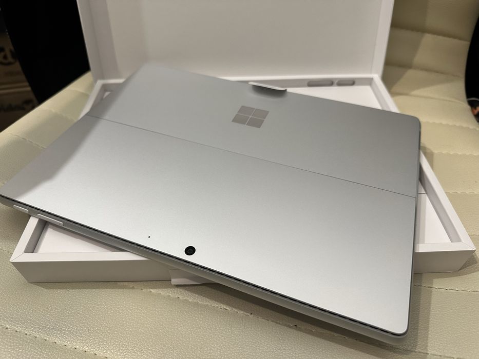 Tableta Microsoft Surface Pro Copilot+ PC (11th Edition) 13Inci