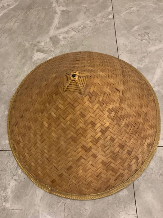 Шляпа вьетнамка привезена из Китая