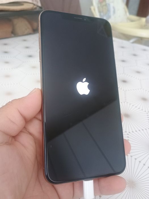 Продам iPhone Xs max 256гб