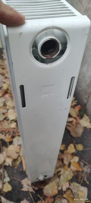 Vând calorifer din oțel