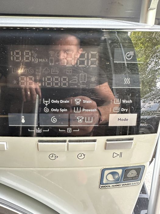 Пералня със сушилня комбинирана AEG 7000 series