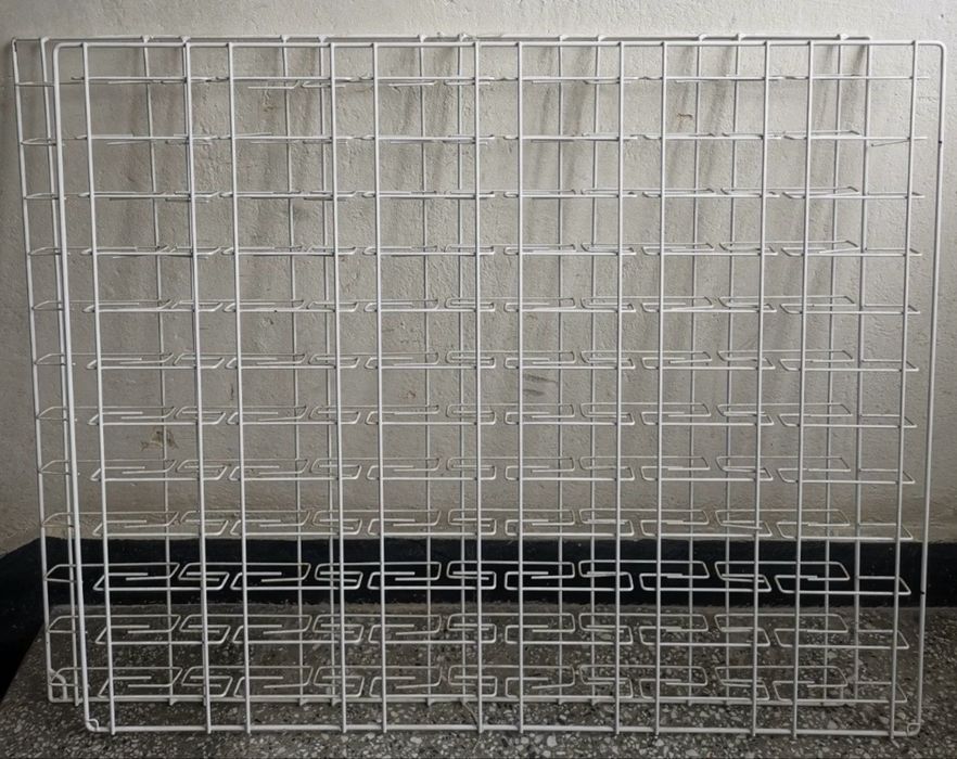 Стойка за слъчеви очила и деоптрични рамки