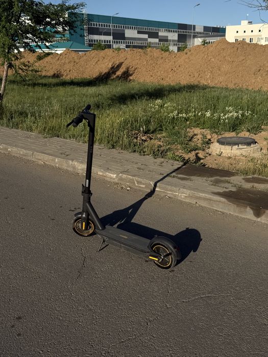 Электросамокат Ninebot KickScooter Max G30