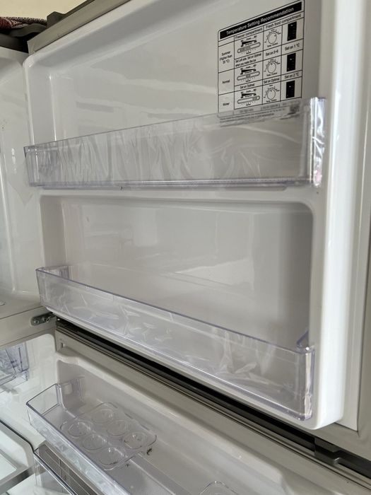 Холодильник новый 350л Samsung