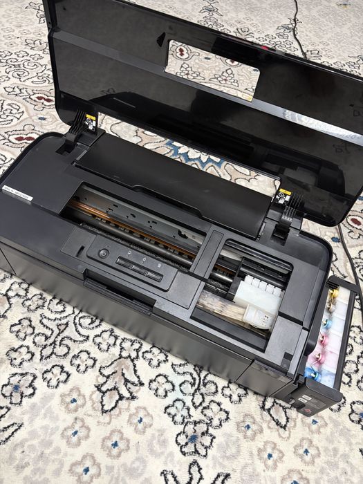 Epson l1800 photoprinter 6-ta rangli A3 holati ideal aybi yoq printer