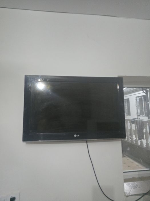Продам телевизор LG