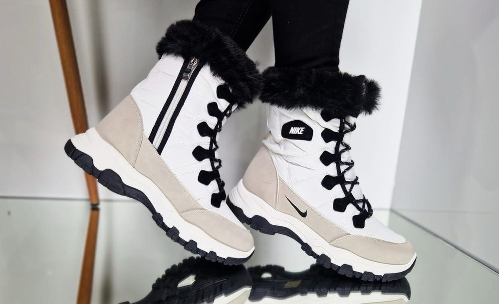 Дамски боти с топъл пух