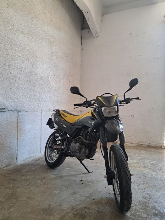 * Vând Suzuki dr 125 SM