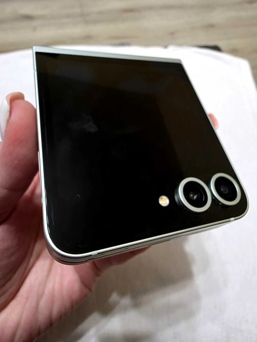 Samsung Galaxy Z flip 6