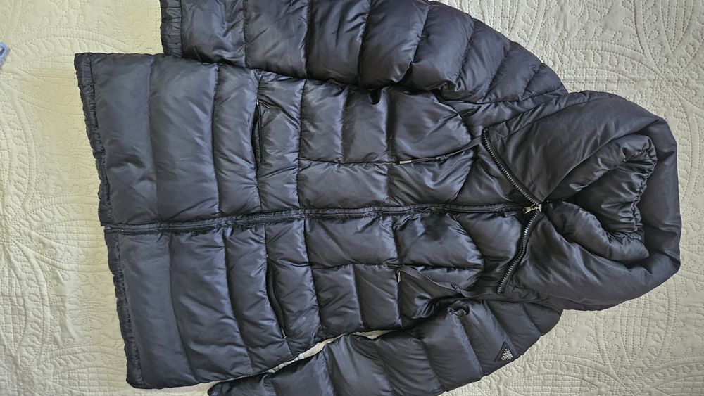 Оригинално яке Guess S размер