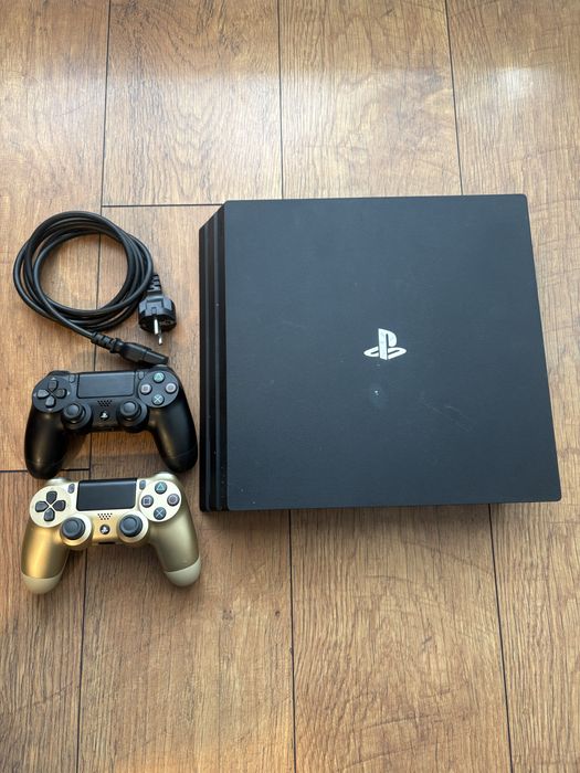 Ps4 pro 1tb plus 2 manete originale
