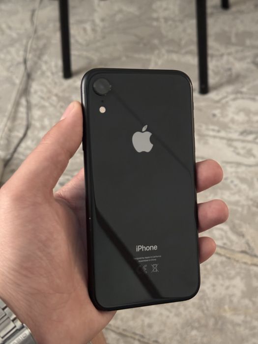 Продам IPhone XR 64gb