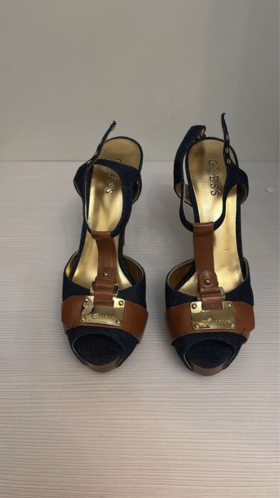 Sandale Guess cu toc inalt