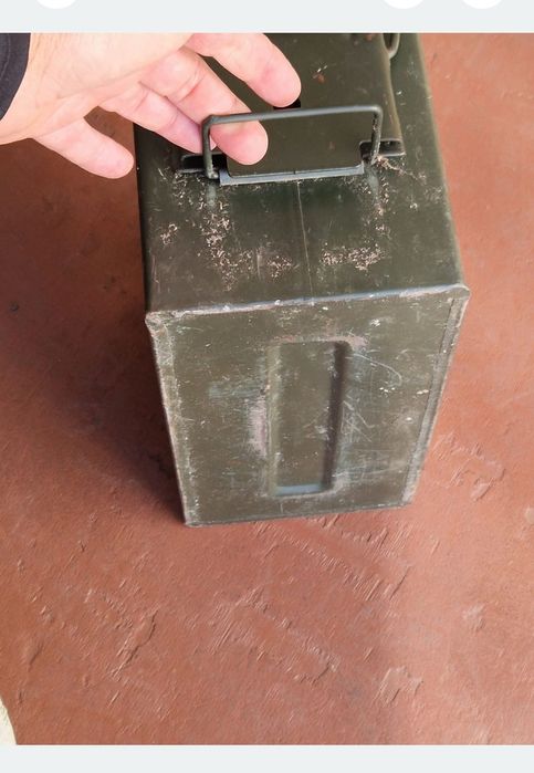 Canistra bună metalica 20L Army și lada muniție vechi armată