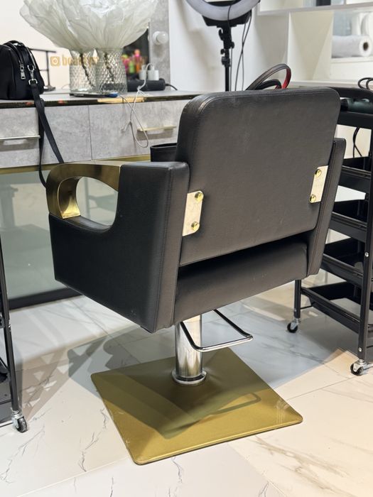 Продаю зеркало с подсветкой