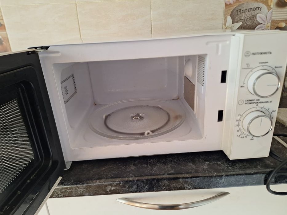 Микроволновка Elenberg