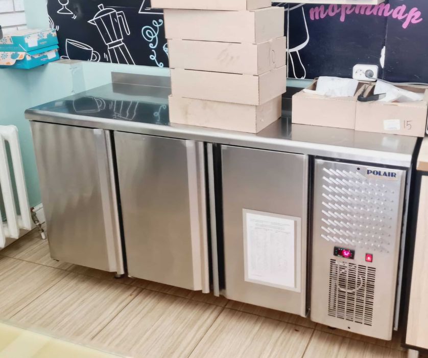 Холодильный и морозильный стол барный холодильник со стеклом