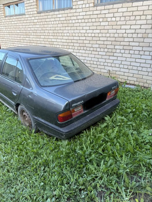 Nissan Primera P10